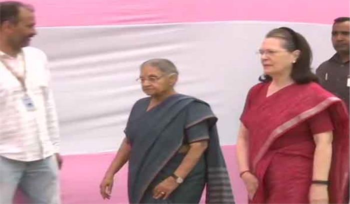 संप्रग अध्यक्ष सोनिया गांधी ने डाला वोट