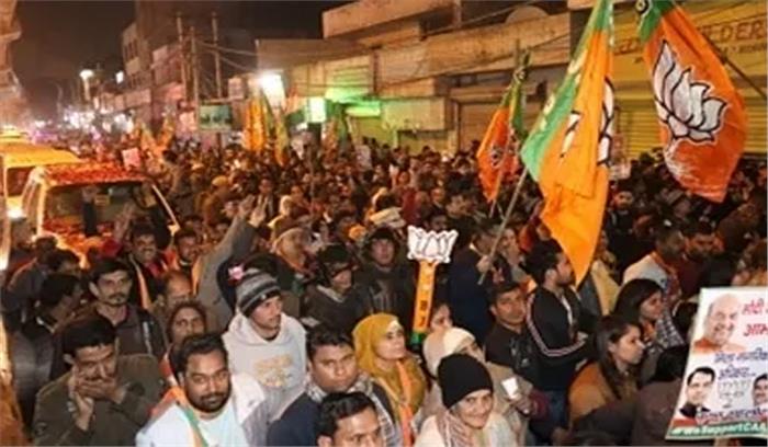 दिल्ली चुनाव सर्वेक्षण : आप मजबूत लेकिन आगे बढ़ रही है भाजपा दिल्ली चुनाव सर्वेक्षण : आप मजबूत लेकिन आगे बढ़ रही है भाजपा