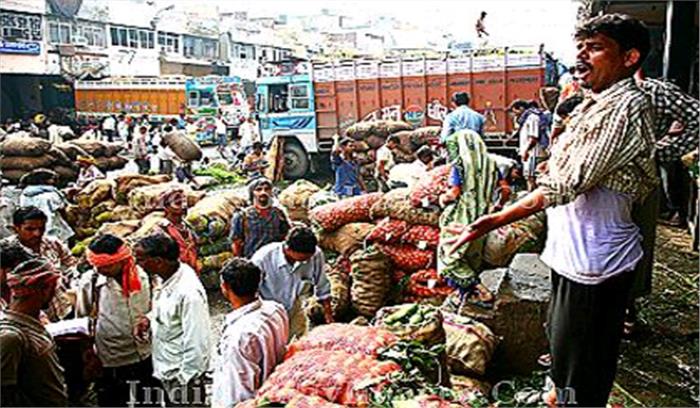 दिल्ली सरकार व एपीएमसी अधिकारियों के खिलाफ आजादपुर सब्जी मंडी में व्यापारियों में रोष