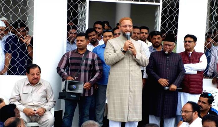 दिल्ली पुलिस ने जेएनयू से हमलावरों को भागने दिया : ओवैसी