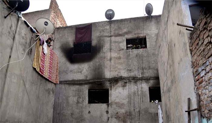 दिल्ली अनाज मंडी हादसा में फैक्ट्री मालिक हिरासत में