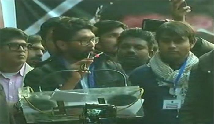 जिग्नेश की रैली में  उमर खालिद और कन्हैया ने भी शिरकत की