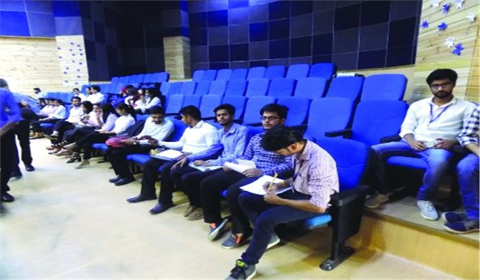 रोजगार मेले में पचास विद्यार्थियों को मिला रोजगार