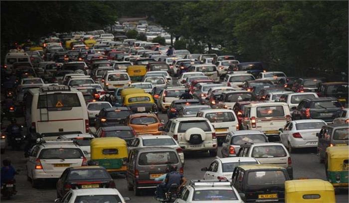 पुलिस चेकिंग से दिल्ली-गुरुग्राम मार्ग पर रेंग रही ट्रैफिक