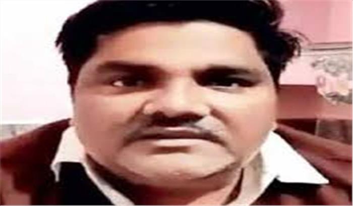 दिल्ली हिंसा : आरोपी ताहिर हुसैन आत्मसमर्पण करते ही गिरफ्तार दिल्ली हिंसा : आरोपी ताहिर हुसैन आत्मसमर्पण करते ही गिरफ्तार