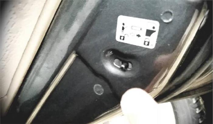 प्रकाश जावडेकर से कॉलेज में लड़कियों के हॉस्टल के लिए अनुदाना जारी करने की मांग