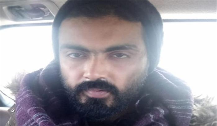 दिल्ली दंगा : शरजील इमाम 4 दिन की पुलिस हिरासत में दिल्ली दंगा : शरजील इमाम 4 दिन की पुलिस हिरासत में