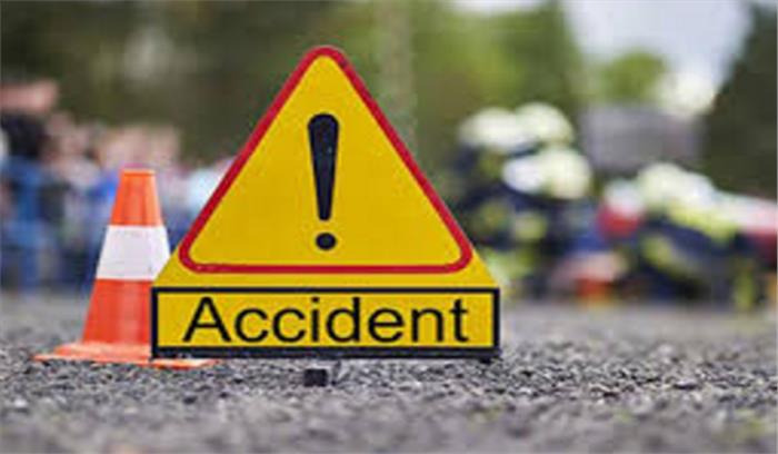 राजस्थान: यात्रियों से भरी गाड़ी पलटी, 50 घायल