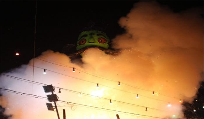 दिल्ली में कोरोना, वायु प्रदुषण के बीच दशहरा संपन्न