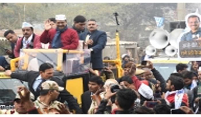 सभी पार्टियां हमारे खिलाफ, जनता देगी जवाब : केजरीवाल सभी पार्टियां हमारे खिलाफ, जनता देगी जवाब : केजरीवाल