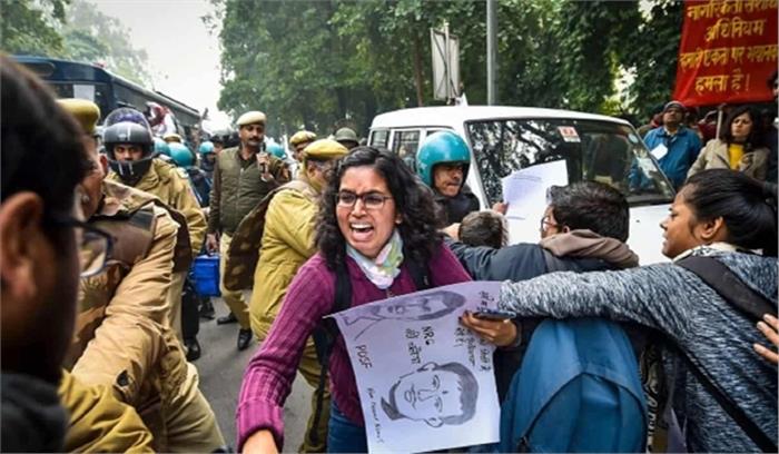 दिल्ली : मंडी हाउस पर सीएए के खिलाफ प्रदर्शन दिल्ली : मंडी हाउस पर सीएए के खिलाफ प्रदर्शन