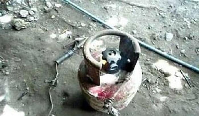 दिल्ली के नरेला औद्योगिक क्षेत्र में सिलेंडर फटा, कोई हताहत नहीं