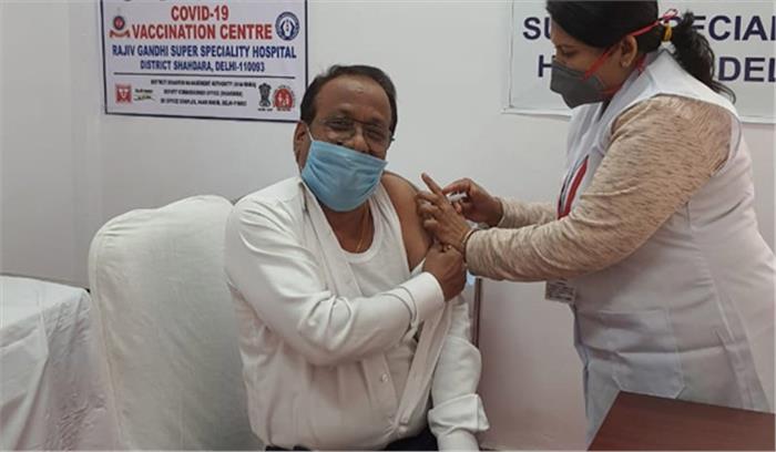 दिल्ली में कोरोना की चपेट में आने वाले पहले डॉक्टर को मिली वैक्सीन दिल्ली में कोरोना की चपेट में आने वाले पहले डॉक्टर को मिली वैक्सीन