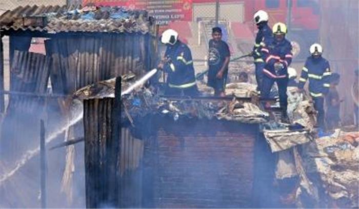 दिल्ली के मंगोलपुरी में गैस सिलेंडर फटने से 13 घायल