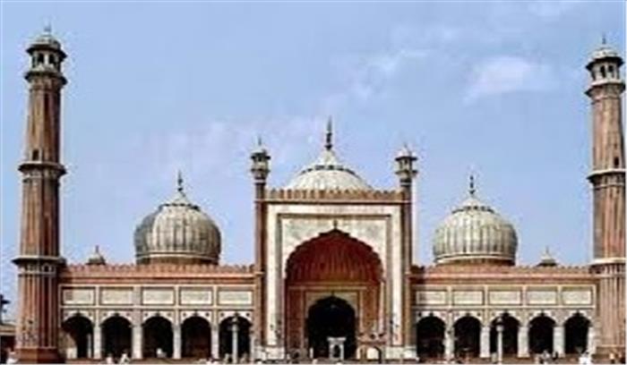 कोरोना संकट के बीच यूनाइटेड सिख्स ने जामा मस्जिद को सैनिटाइज किया