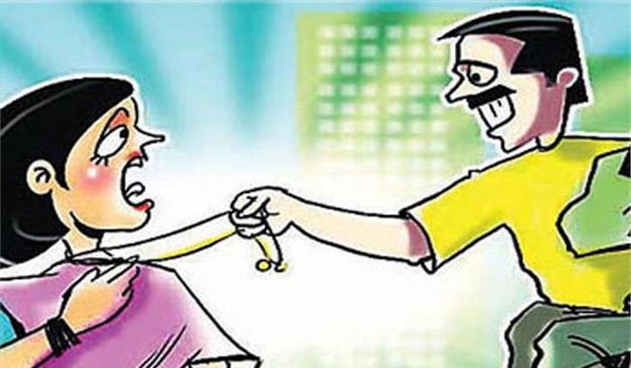 दिल्ली : महिला को सम्मोहित कर लूटा