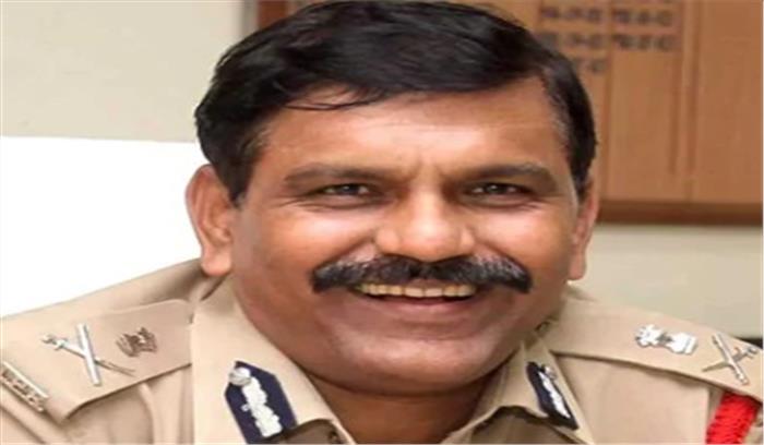 सीबीआई के अंतरिम चीफ नानेश्वर राव को दिनभर अदालत के कोने में बैठेने की सजा