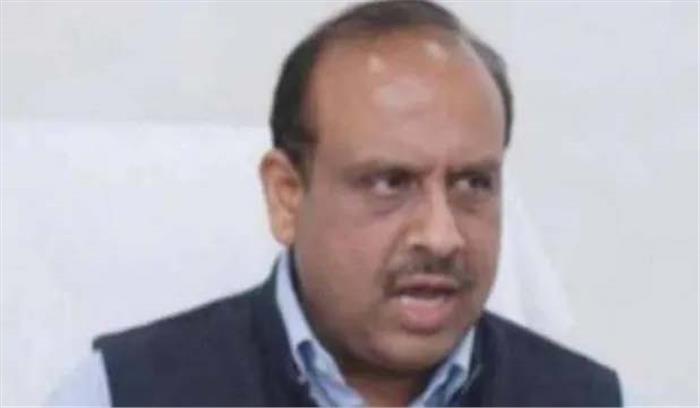 केजरीवाल के शपथ ग्रहण में भाजपा की तरफ से विधायक विजेंद्र गुप्ता शामिल हुए