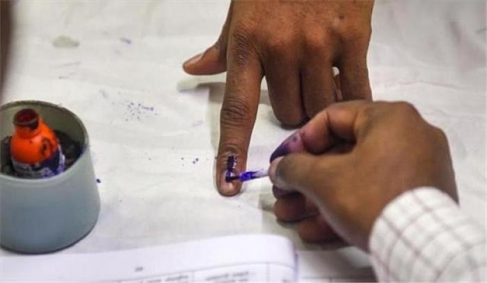 दिल्ली चुनाव : 70 विधानसभा सीटों पर मतदान जारी दिल्ली चुनाव : 70 विधानसभा सीटों पर मतदान जारी