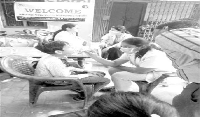 दंत चिकित्सा शिविर में ग्रामीणों ने बढ़चढ़कर लिया हिस्सा
