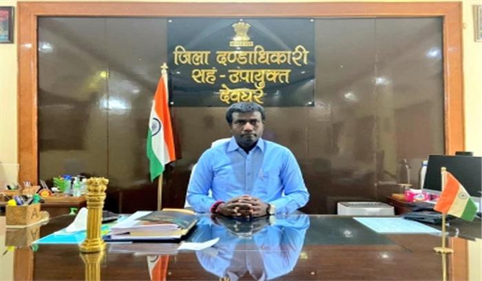 देवघर के उपायुक्त पर कार्रवाई का चुनाव आयोग का आदेश, झारखंड में सियासी आरोप-प्रत्यारोप