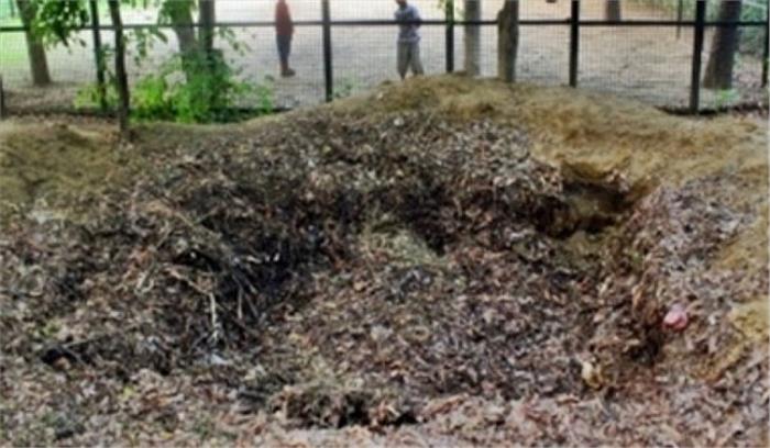झारखंड : बैद्यनाथ मंदिर से निकले फूल-बेलपत्र से बन रहा जैविक खाद