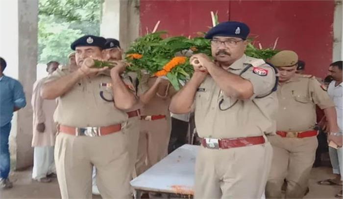 देवरिया में महिला कांस्टेबल आत्महत्या मामले में दो के खिलाफ मामला दर्ज