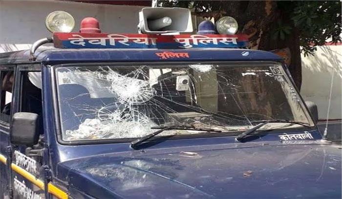 देवरिया पुलिस ने किया इनामी बदमाश गिरफ्तार