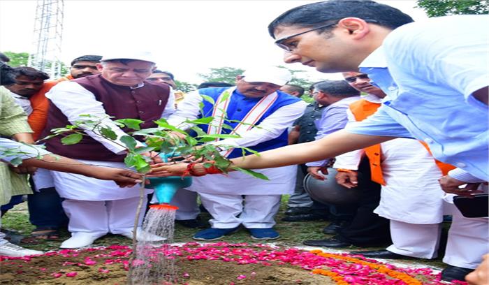 उप मुख्यमंत्री मौर्य ने की समीक्षा बैठक    