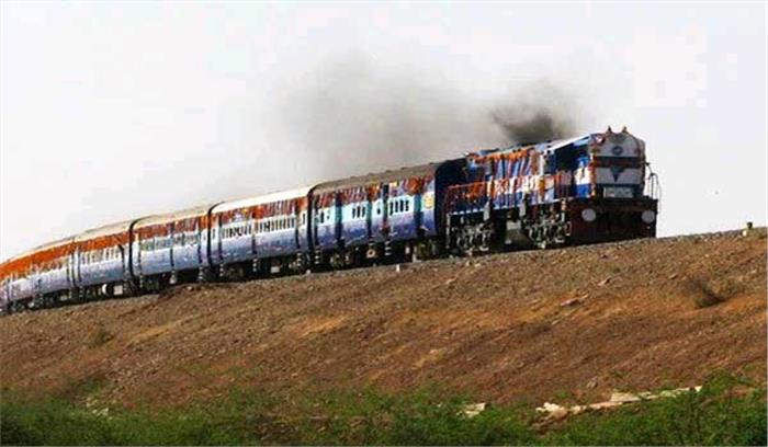 तबीयत बिगड़ने से चलती ट्रेन में यात्री की मौत