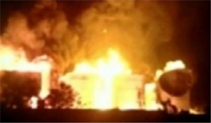 ढाका: झुग्गी बस्ती में आग लगने से 500 घर जलकर खाक