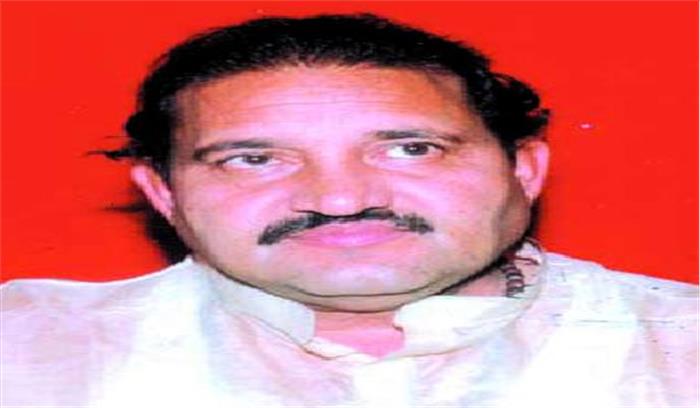 लगान माफी एवं 200 दिन रोजगार देने की बात सिर्फ छलावा : धनेन्द्र