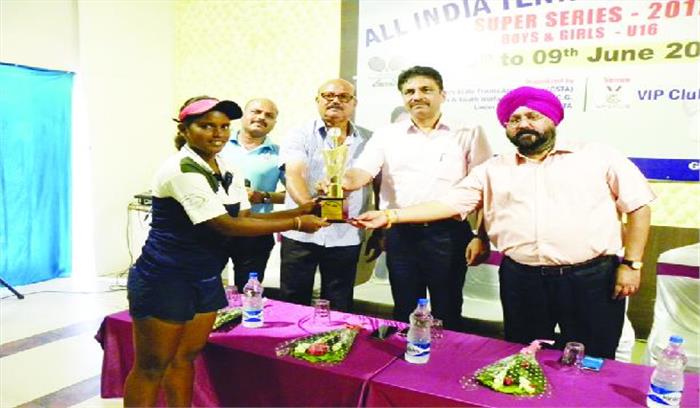 धारणा-ऋचा एकल व युगल के फाइनल में