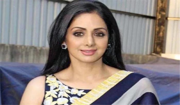  श्रीदेवी को याद कर भावुक हुए धर्मेन्द्र 