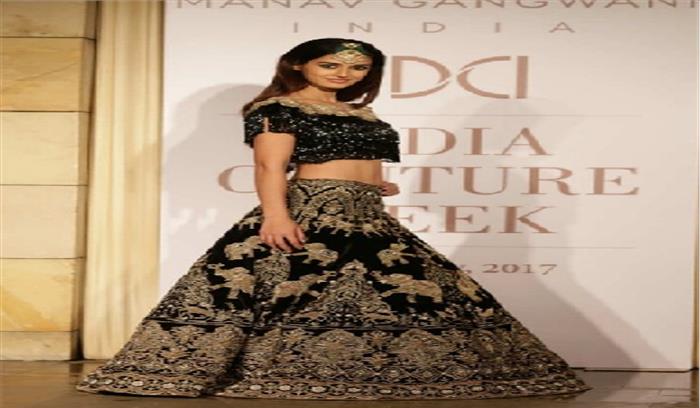 आईसीडब्न्यू 2017 :दिशा पटानी ने गंगवानी के परिधान  में बिखेरी  कॉट्योर में खूबसूरती