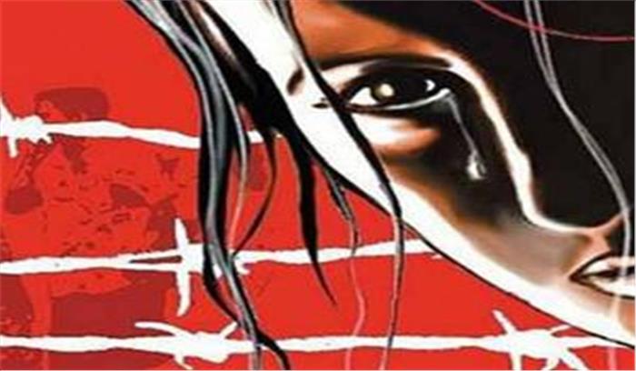 अलीगढ़ मर्डर केस: एसआईटी के हवाले जांच, मां ने कहा- मिले मौत की सजा अलीगढ़ मर्डर केस: एसआईटी के हवाले जांच, मां ने कहा- मिले मौत की सजा