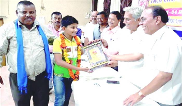 जिला शतरंज में जूनियर का दबदबा, रोहित बनें विजेता