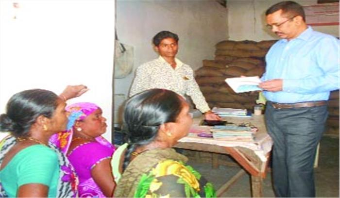 कोर पीडीएस मेरी मर्जी के तहत उपभोक्ताओ को राशन वितरण