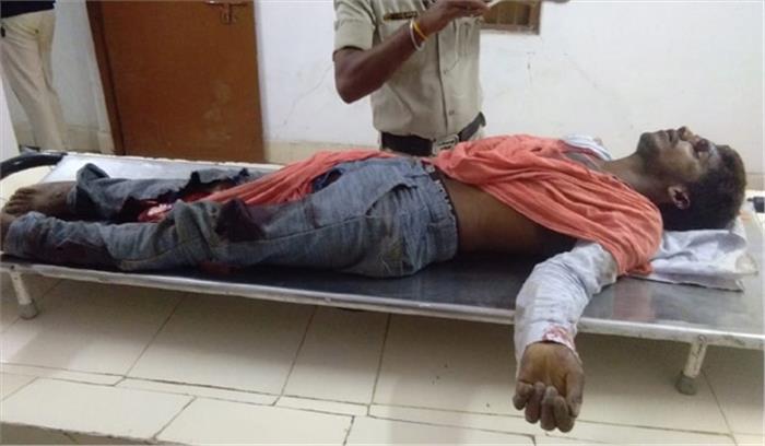 मोटरसाइकिल से गिरकर घायल एक युवक की मौत