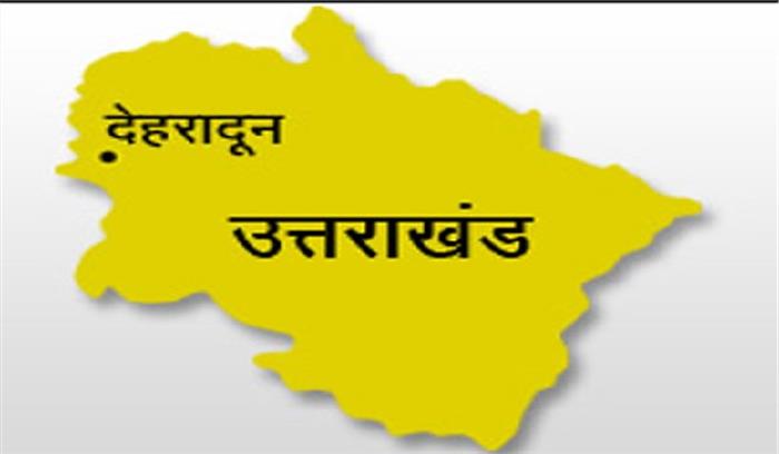 खाई में कार गिरने से महिला की मौत