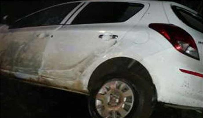 तेलंगाना : डिवाइडर से टकराई कार,तीन की मौत  