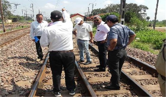 मंडल रेल प्रबंधक ने किया रायपुर-दाधापारा सेक्शन का निरीक्षण