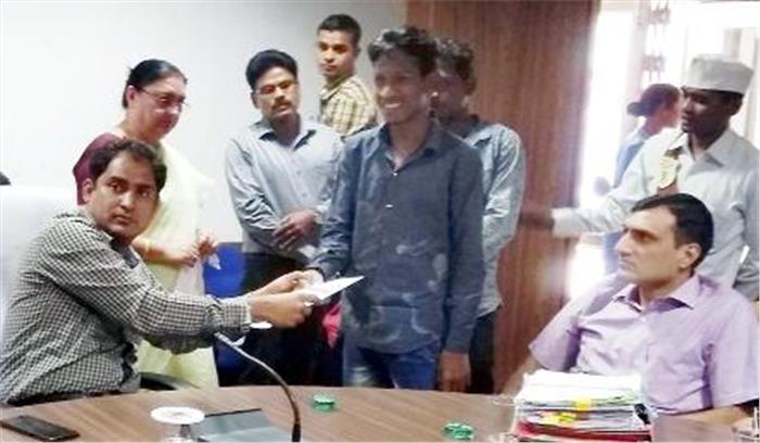 अब साइबर कैफे से संवरेगी दिव्यांग छत्रपाल की जिंदगी