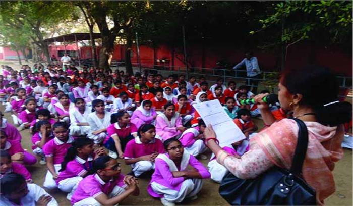 चार सौ स्कूलों को दिया पटाखे न छोड़ने का संदेश