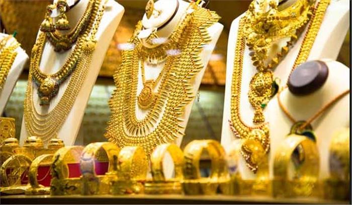 सोना 300 रुपये चमका, चांदी 900 रुपये उछली