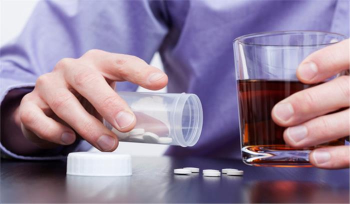 डॉक्टर ने छेड़ी नशे के खिलाफ मुहिम