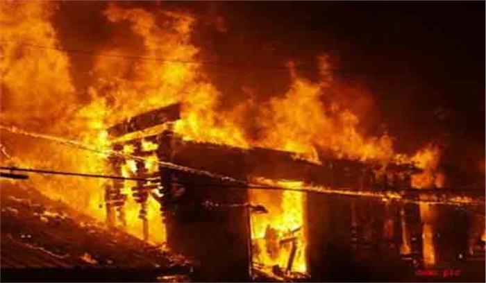उत्तर प्रदेश :आग लगने से सात मकान जले,दो भैंसों की मौत