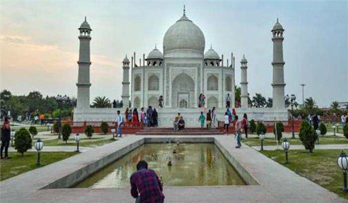 कोरोना के कारण ताजमहल भी बंद