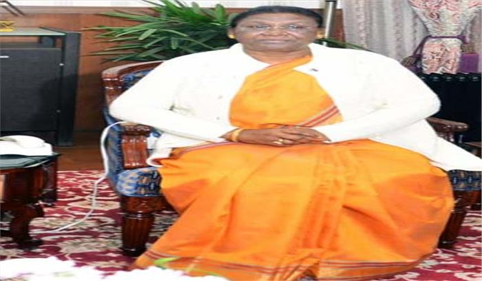 द्रौपदी और रघुवर ने राष्ट्रपिता एवं शास्त्री जी को किया नमन