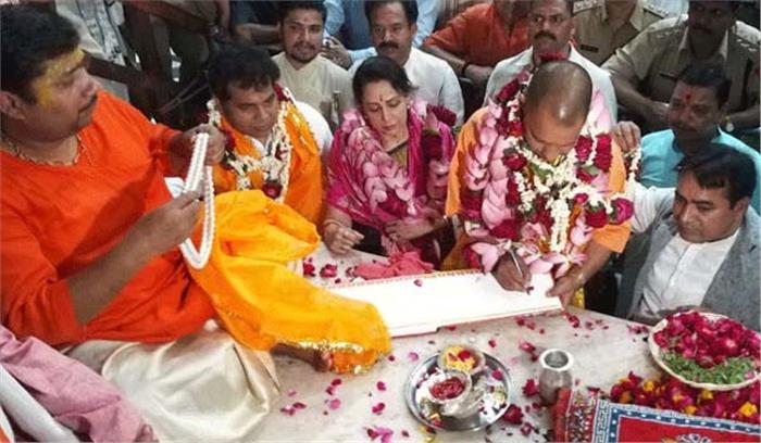 बांके बिहारी का आर्शीवाद लेकर हेमा मालिनी ने भरा पर्चा